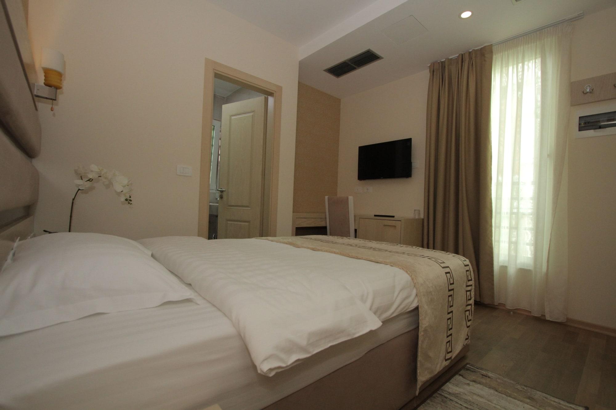 Capital Tirana Hotel Bruci Zewnętrze zdjęcie