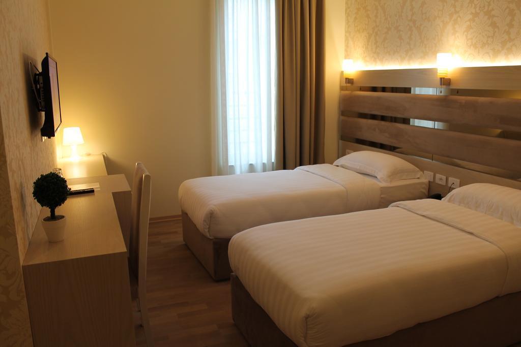 Capital Tirana Hotel Bruci Zewnętrze zdjęcie