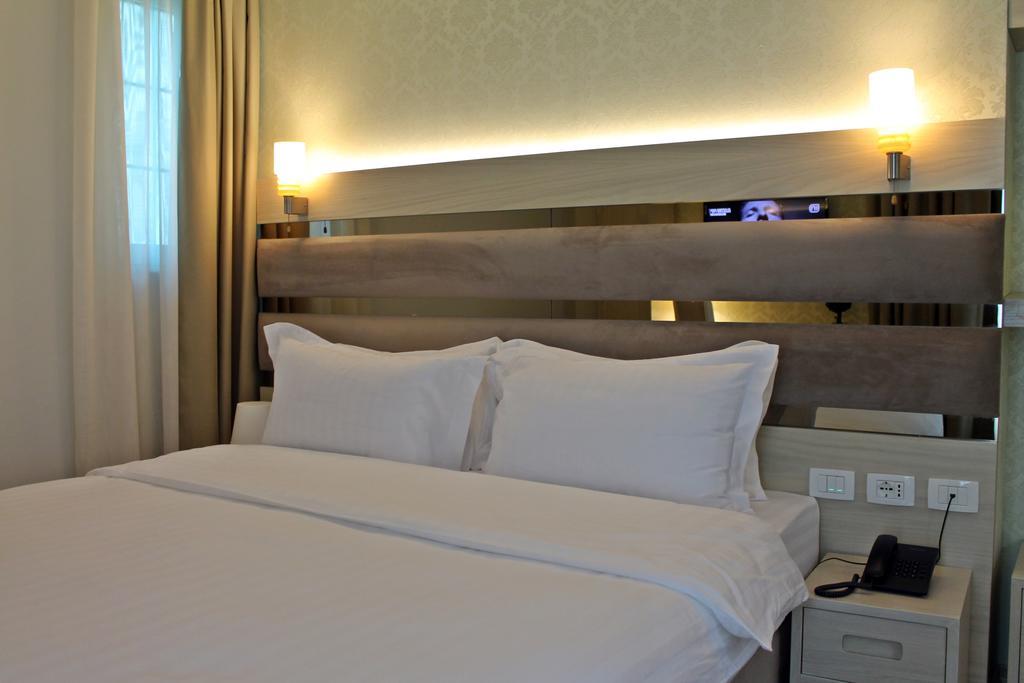 Capital Tirana Hotel Bruci Zewnętrze zdjęcie