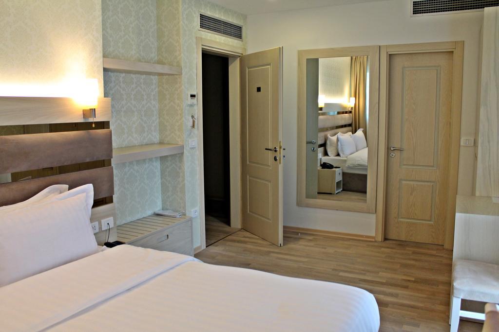 Capital Tirana Hotel Bruci Zewnętrze zdjęcie