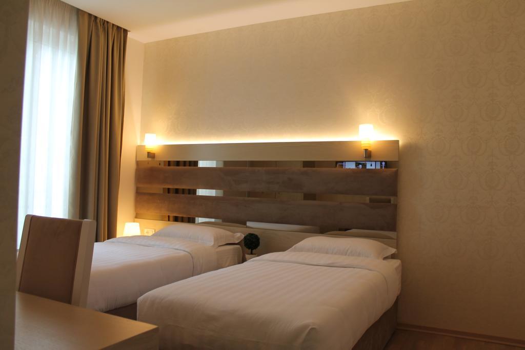 Capital Tirana Hotel Bruci Zewnętrze zdjęcie