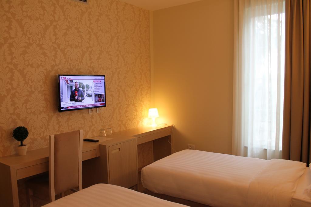 Capital Tirana Hotel Bruci Zewnętrze zdjęcie