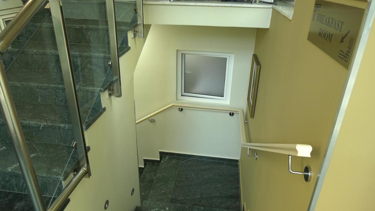 Capital Tirana Hotel Bruci Zewnętrze zdjęcie